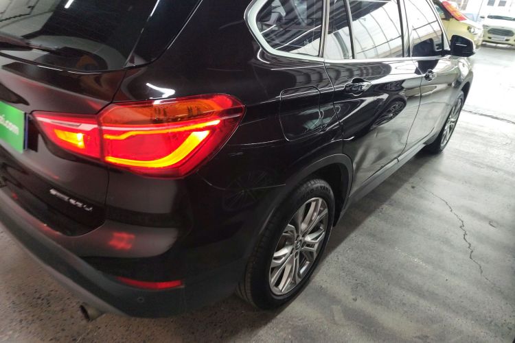 宝马X1 2019款 sDrive20Li 领先型车身外观6006