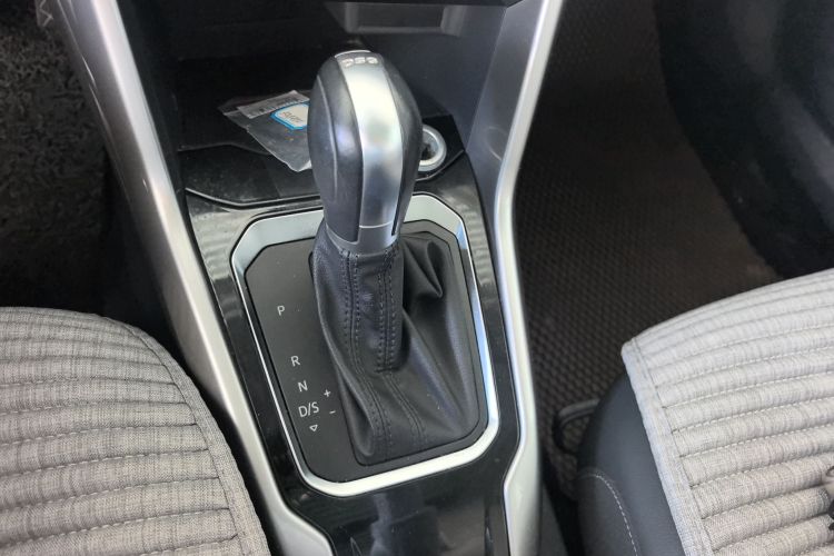 大众 T-ROC探歌 2020款 280TSI DSG两驱精英型中控内饰18