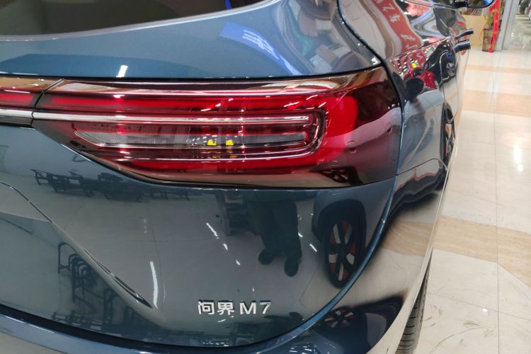 鸿蒙智行 问界M7 2024款 1.5T 智驾四驱Pro版 6座车身外观9