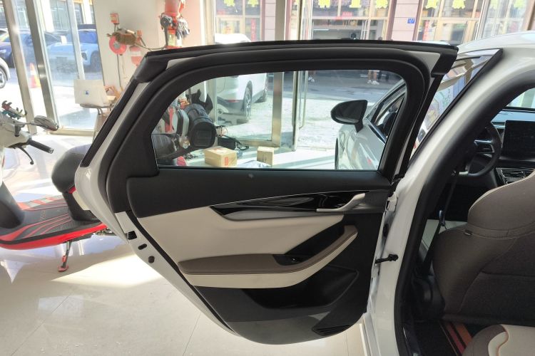 比亚迪 秦PLUS 2023款 冠军版 DM-i 120KM领先型中控内饰49