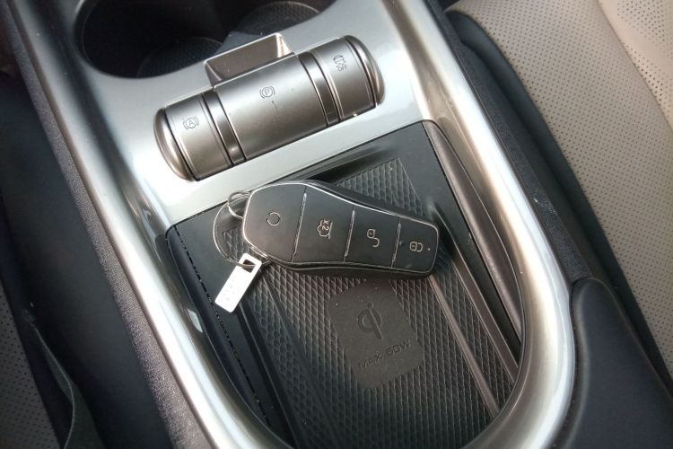 比亚迪 海豚 2024款 荣耀版 420km 时尚版中控内饰7001