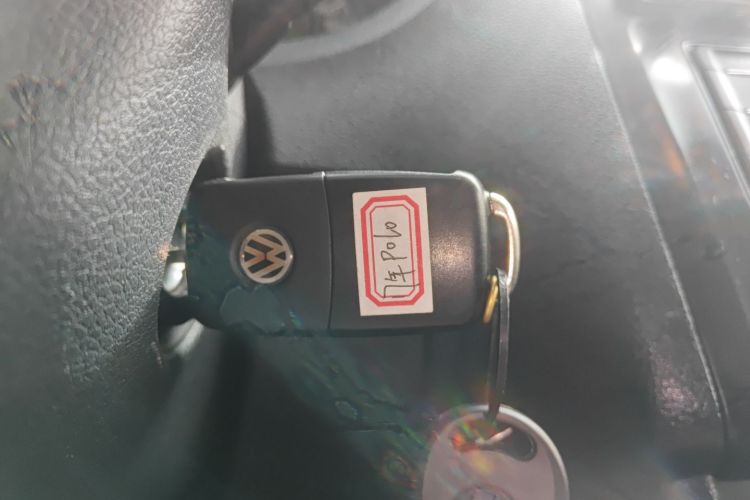 大众 Polo 2016款 1.4L 自动风尚型中控内饰7001