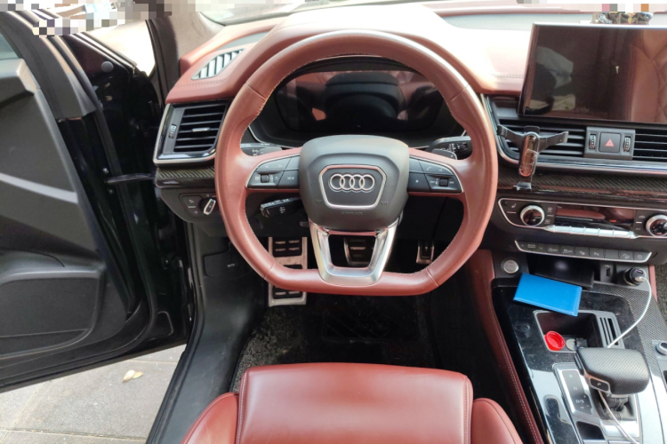 奥迪Q5L 2022款 40T 豪华动感型中控内饰13