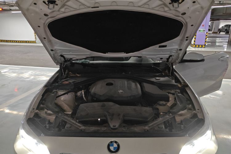 宝马2系(进口) 2018款 220i 敞篷轿跑车 运动设计套装局部细节24