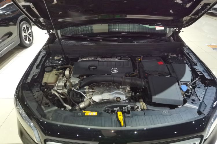 奔驰GLB 2023款 GLB 220 动感型机舱底盘24