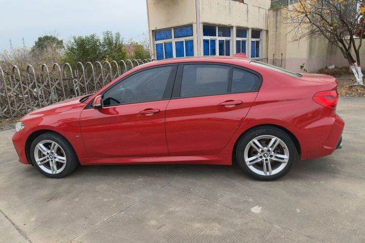 宝马1系 2020款 120i M运动套装车身外观4