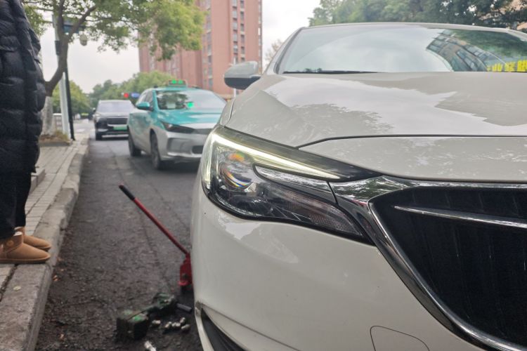 别克 英朗 2018款 15T 双离合精英型 国V车身外观8