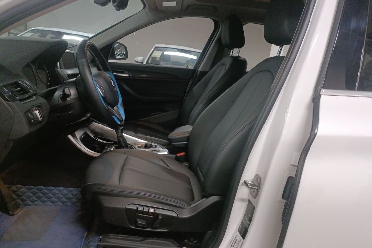 宝马X1 2019款 sDrive20Li 领先型中控内饰19