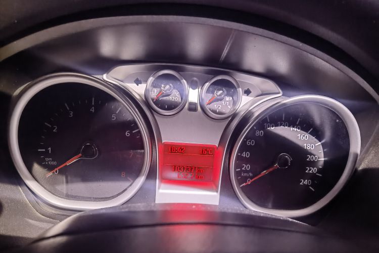 福特 福克斯 2013款 两厢经典 1.8L 自动基本型中控内饰15