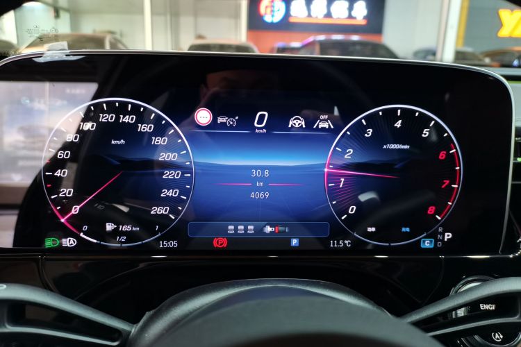奔驰E级 2024款 E 300 L 豪华运动型中控内饰14
