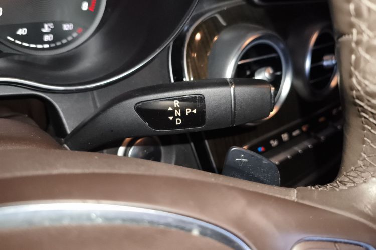 奔驰GLC 2018款 GLC 260 4MATIC 动感型局部细节18