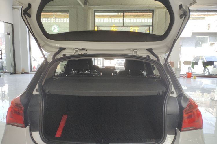 宝马1系(进口) 2018款 118i 领先型局部细节23