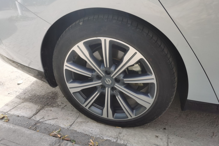 零跑汽车 零跑C01 2023款 606舒享版车身外观6002