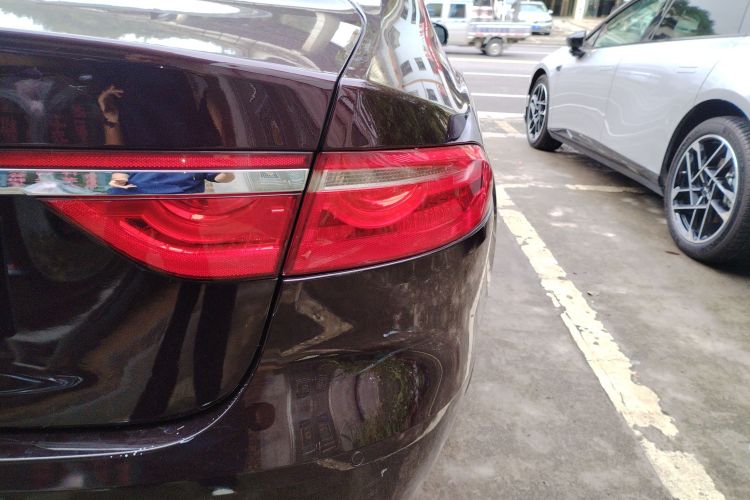 捷豹XFL 2018款 XFL 2.0T 200PS 精英版车身外观6006