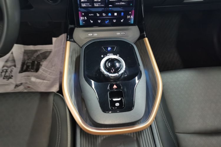 丰田bZ3 2023款 616km 长续航Premium中控内饰18