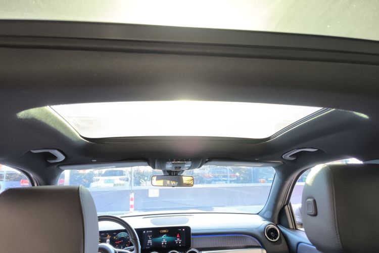 奔驰GLB 2020款 GLB 200 动感型中控内饰22