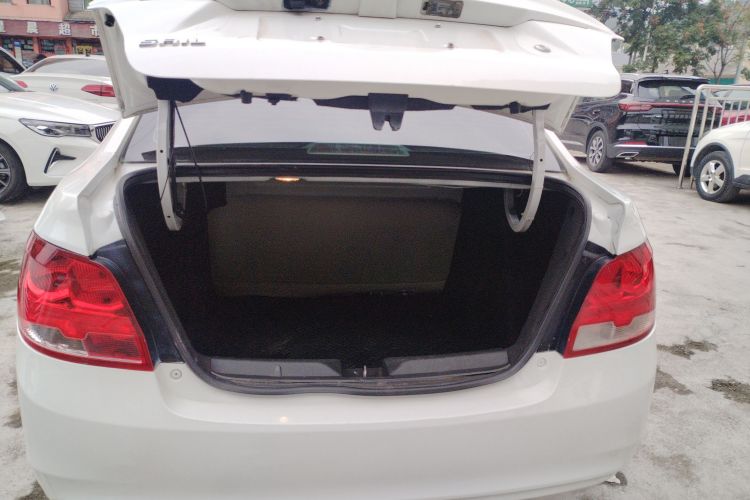 雪佛兰 2015款 赛欧3 1.5L AMT幸福天窗版机舱底盘23