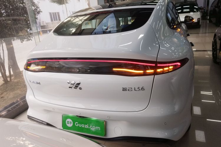 智己汽车 智己LS6 2026款 增程 52 Max车身外观6004