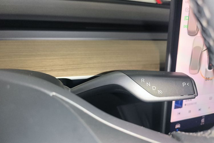 特斯拉 Model Y 2022款 改款 后轮驱动版中控内饰18