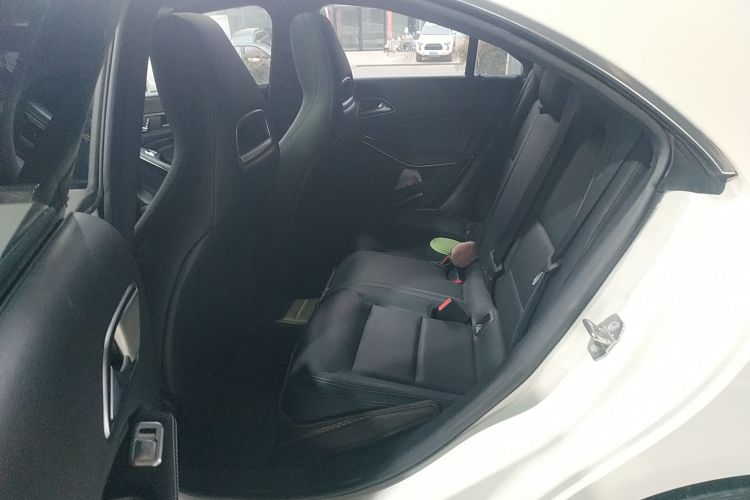 奔驰CLA 2018款 CLA 200 时尚型中控内饰21