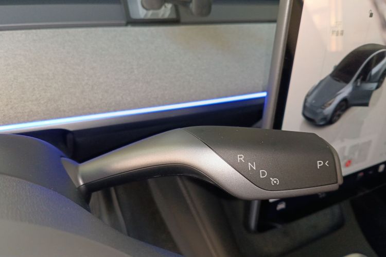 特斯拉 Model Y 2024款 后轮驱动版中控内饰18