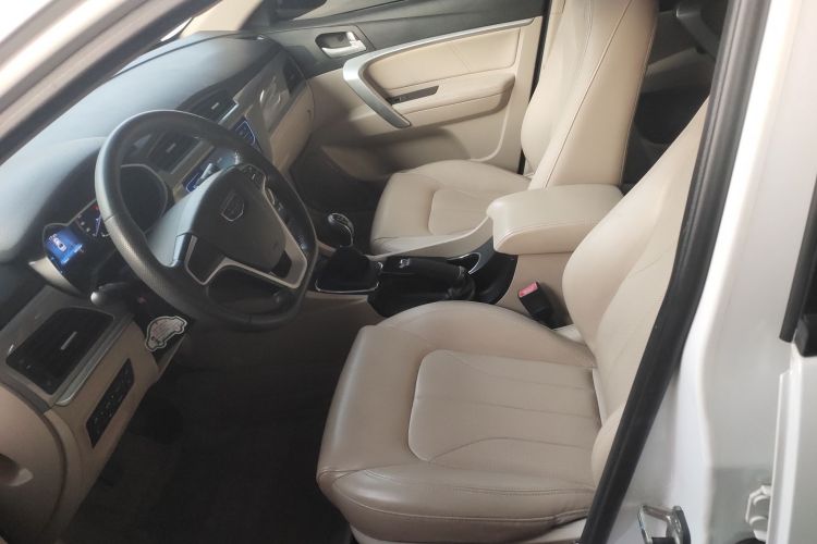 吉利汽车 帝豪 2017款 三厢百万款 1.5L 手动豪华型局部细节19