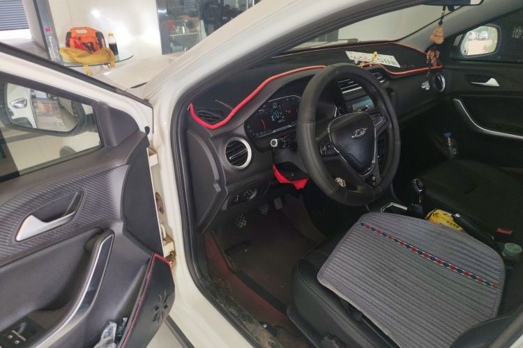 奇瑞 瑞虎3X 2018款 1.5L 手动精英版中控内饰7003