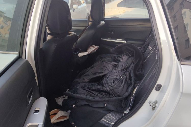 三菱 劲炫ASX 2013款 2.0L CVT两驱豪华版中控内饰21