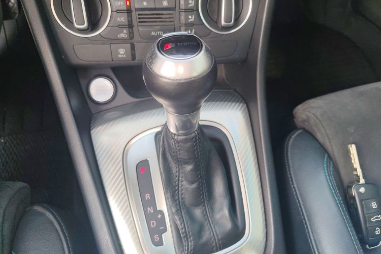 奥迪Q3 2016款 40 TFSI quattro 全时四驱风尚型局部细节18