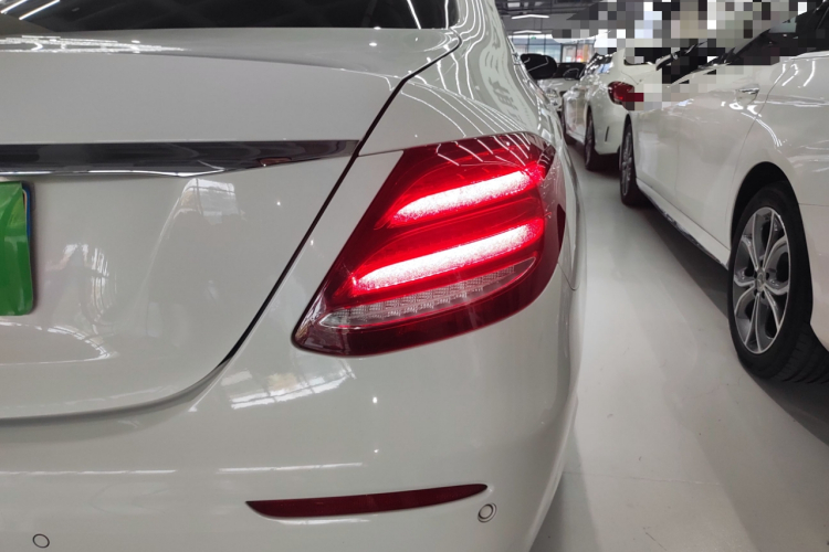 奔驰E级 2019款 改款 E 300 L 运动豪华型车身外观6004