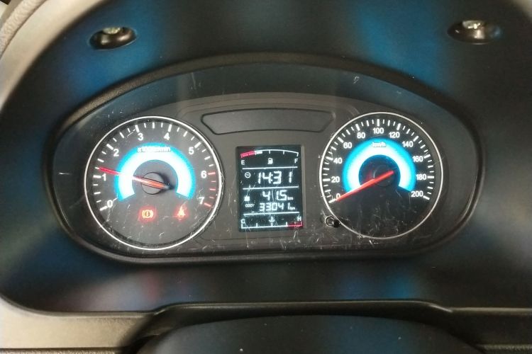 东风风光 风光330 2019款 1.5L手动实用型II 国VI中控内饰14