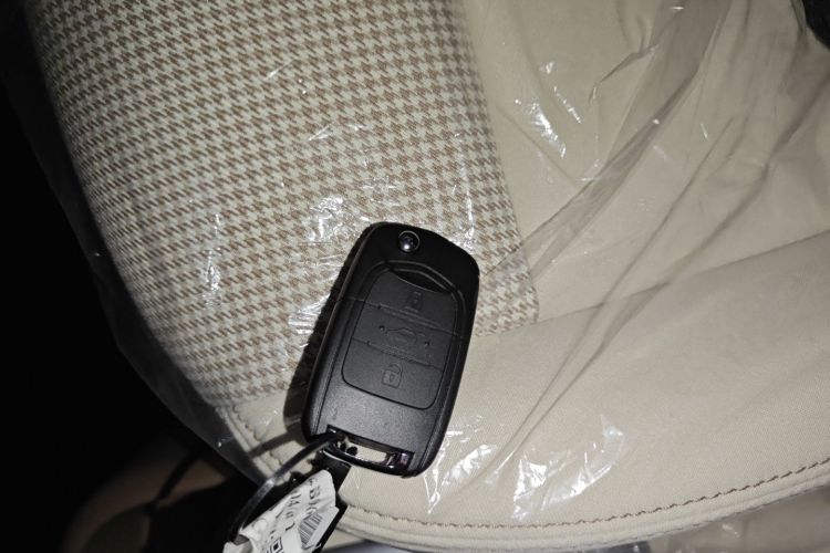 五菱汽车 宏光MINIEV 2025款 四门版 进阶款中控内饰7001