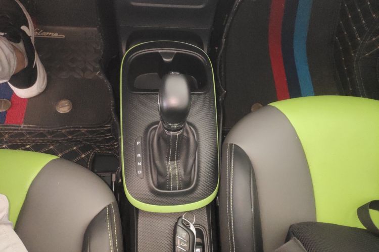 荣威 科莱威CLEVER 2021款 302km新四座超能版中控内饰18