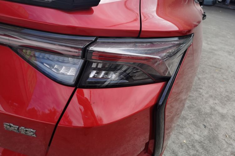 东风风神 奕炫 2021款 230T 自动追影骑士版车身外观9