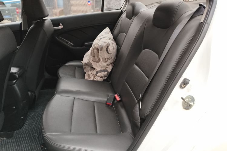 起亚K3 2016款 1.6L 自动GL中控内饰7004