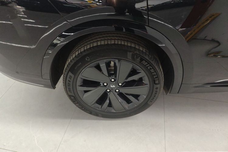 理想汽车 理想L8 2025款 Max 智能焕新版车身外观6008