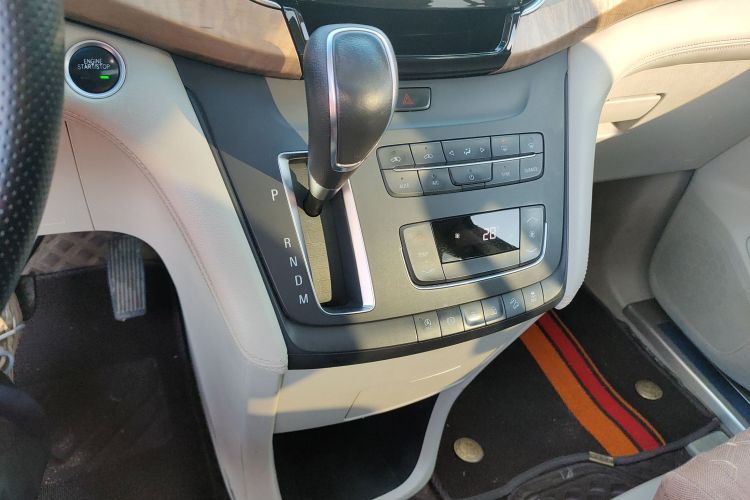 别克GL8 2017款 ES 28T 舒适型 国V中控内饰18