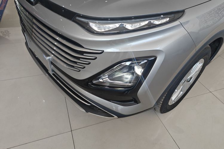 奔腾T90 2023款 1.5T DCT 自动豪华型局部细节36