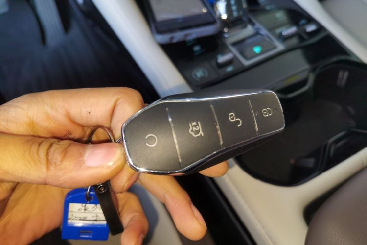 比亚迪 宋PLUS新能源 2025款 DM-i 智驾版 160KM 旗舰型中控内饰7001