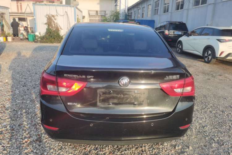 别克 英朗 2015款 15N 自动豪华型车身外观6