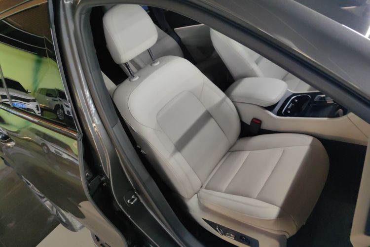 理想汽车 理想ONE 2021款 增程6座版局部细节41