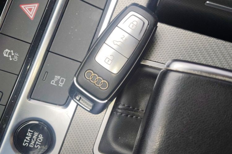 奥迪A6L 2021款 40 TFSI 豪华致雅型中控内饰11