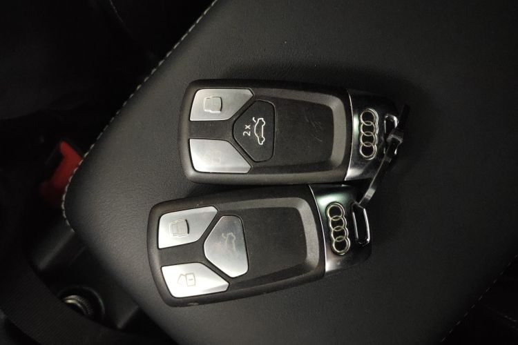 奥迪A4L 2024款 40 TFSI 豪华动感型中控内饰7001