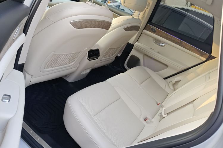 鸿蒙智行 问界M5 2022款 增程四驱旗舰版中控内饰7004