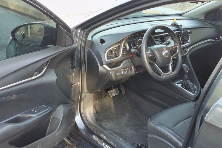 别克 英朗 2021款 改款 典范 1.5L 自动精英型中控内饰7003