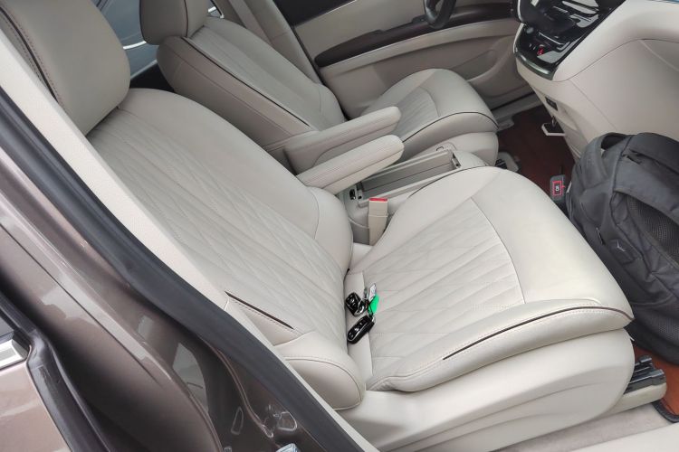 别克GL8 2022款 陆上公务舱 652T 豪华型局部细节41