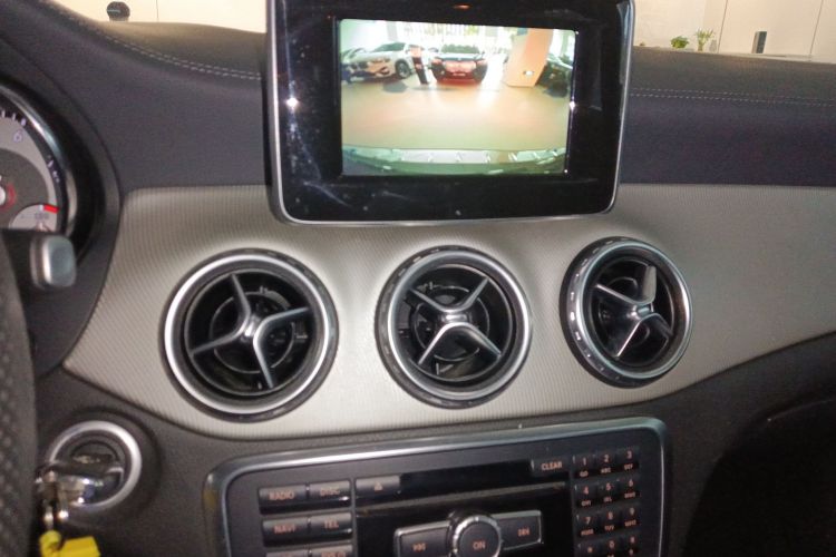 奔驰GLA 2015款 GLA 200 时尚型局部细节16