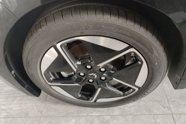 五菱汽车 五菱星光 2024款 共创版 510 进阶型车身外观35