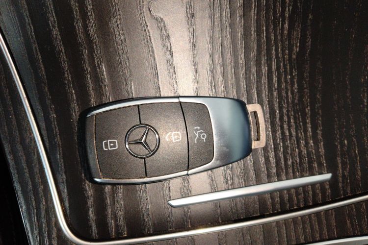 奔驰C级 2021款 C 260 L 运动版中控内饰11