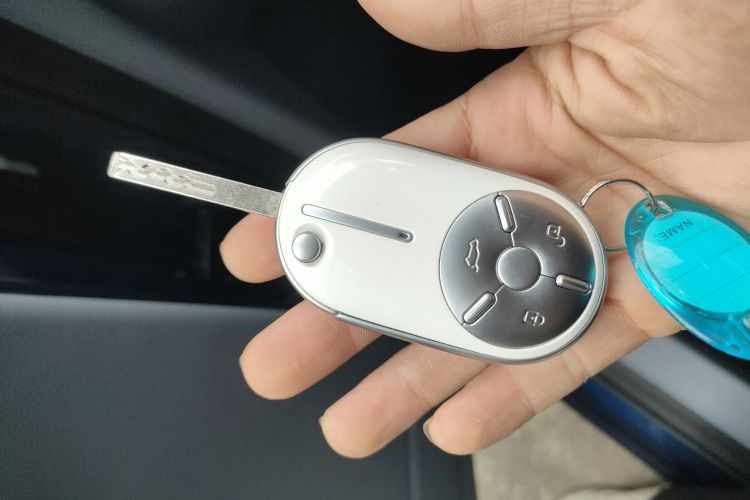 奔腾小马 2025款 222km 玲珑马中控内饰11